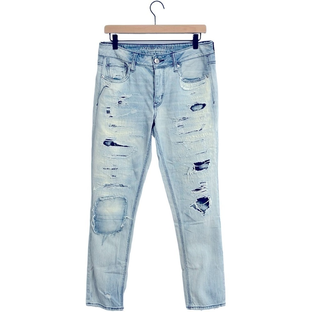 American Eagle AE Tomgirl Light Wash Distressed Patch Jeans Size 4 Button Fly